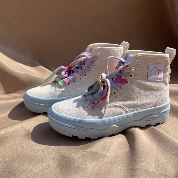 Nwt Vans Sentry WC Pastel Pop High Top Sneakers - Picture 2 of 3